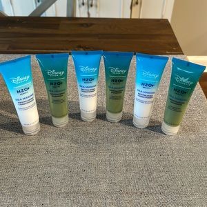 Disney H2O Travel Items